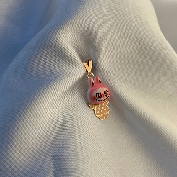 تصویر دوم آویز سواروسکی لبوبو دخترانه صورتی طلا